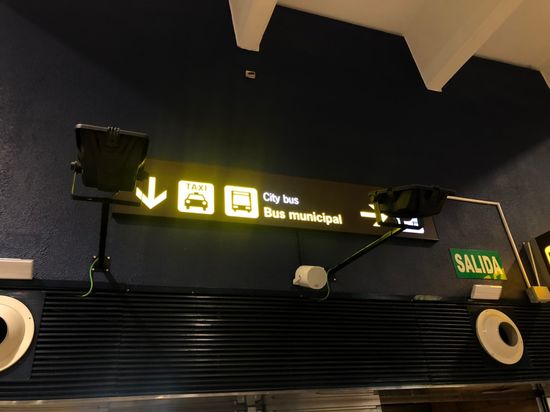 塞維亞機場指示牌