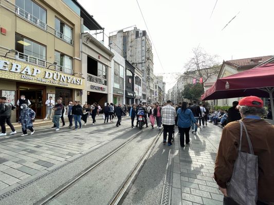伊斯坦堡自由行獨立大街